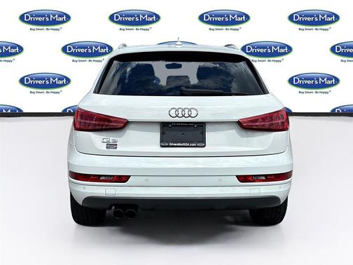 Cortina White 2017 Audi Q3 2.0T Premium