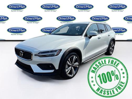2025 Volvo V60 Cross Country Plus, B5 AWD Gas (mild hybrid)
