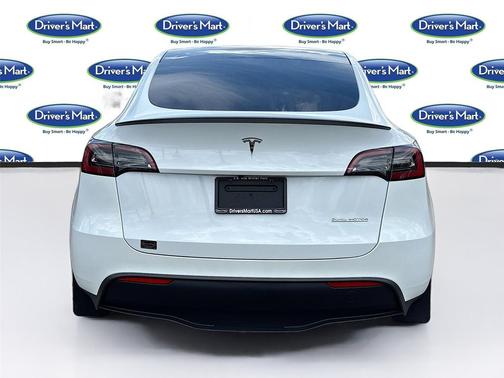 Pearl White Multi-Coat 2023 Tesla Model Y Performance Dual Motor All-Wheel Drive
