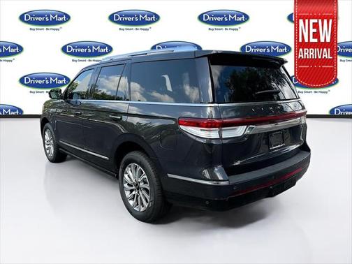 2023 Lincoln Navigator Standard