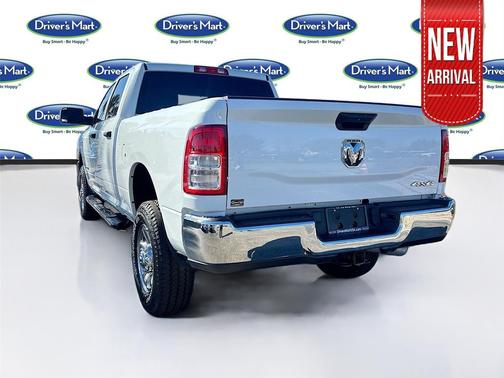 2022 RAM 2500 Tradesman Crew Cab 4x4 6'4' Box