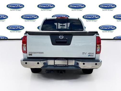 Glacier White 2018 Nissan Frontier SV