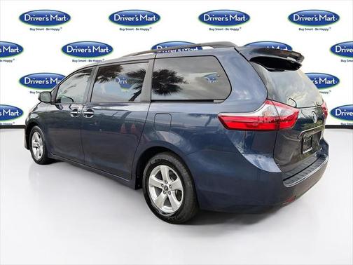 2020 Toyota Sienna LE