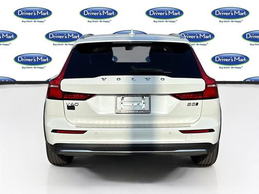 2025 Volvo V60 Cross Country Plus, B5 AWD Gas (mild hybrid)