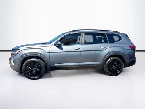 Platinum Gray Metallic 2024 Volkswagen Atlas 2.0T SE w/Technology