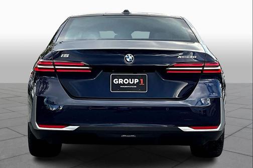 2025 BMW i5 xDrive40