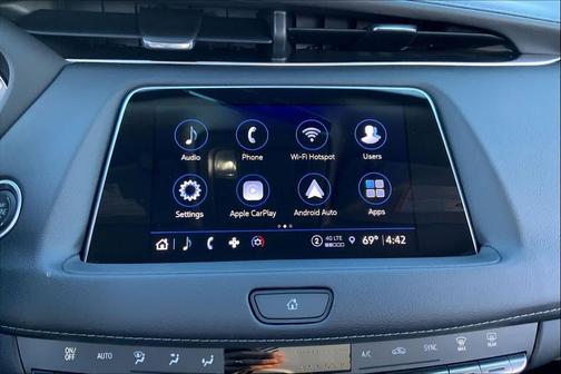 2022 Cadillac XT4 Luxury