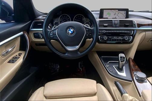 Melbourne Red Metallic 2018 BMW 330 xDrive
