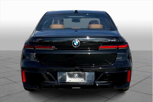 2024 BMW 740 i