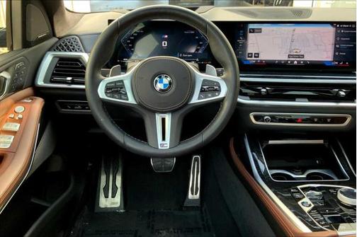 2024 BMW X7 M60i