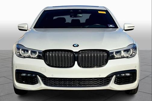 2019 BMW 740 740i
