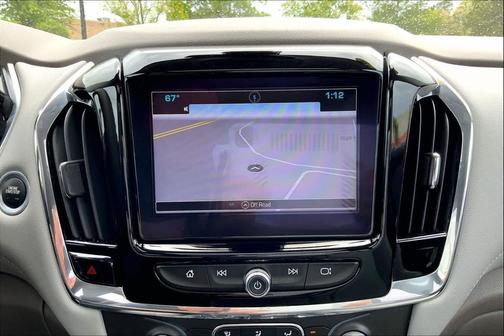 Iridescent Pearl Tricoat 2018 Chevrolet Traverse LT Leather