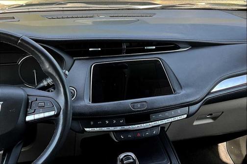 2022 Cadillac XT4 Luxury