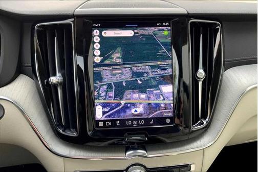 2024 Volvo XC60 Recharge Plug-In Hybrid T8 Ultimate Dark Theme