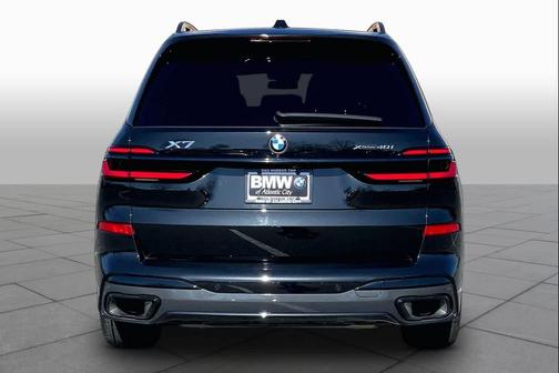 Black Sapphire Metallic 2024 BMW X7 xDrive40i
