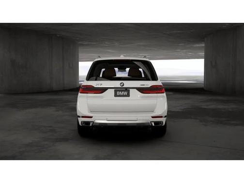 Alpine White 2026 BMW X7 xDrive40i