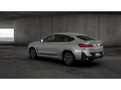2025 BMW X4 M40i