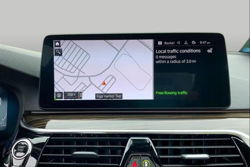 Alpine White 2022 BMW 530 i xDrive