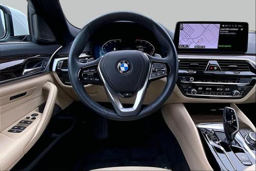 Alpine White 2022 BMW 530 i xDrive