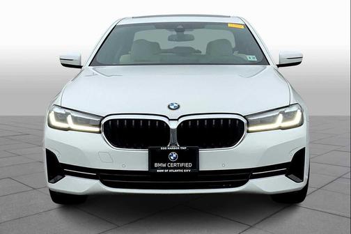 Alpine White 2022 BMW 530 i xDrive