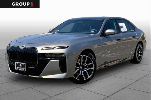 Oxide Grey Metallic 2024 BMW 740 740i