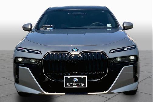 Oxide Grey Metallic 2024 BMW 740 740i