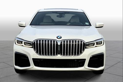 2021 BMW 740 740i