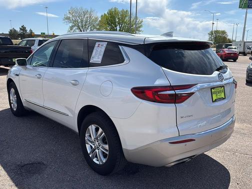 White Frost Tricoat 2018 Buick Enclave Essence