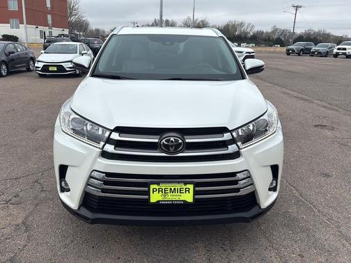 Blizzard Pearl 2019 Toyota Highlander Limited