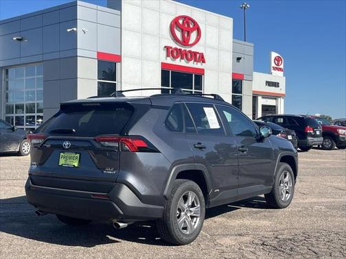 2022 Toyota RAV4 Hybrid XLE