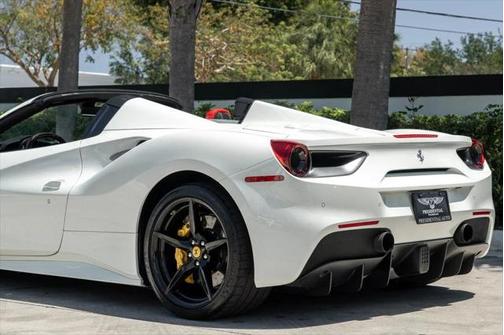2019 Ferrari 488 Spider Base
