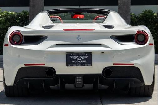 2019 Ferrari 488 Spider Base
