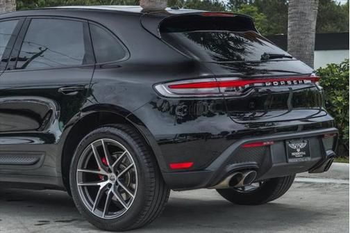 2022 Porsche Macan Base
