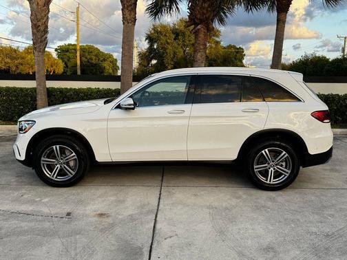 2022 Mercedes-Benz GLC 300 4MATIC