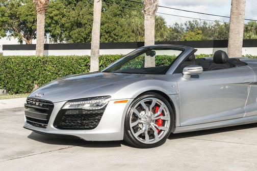 2015 Audi R8 2dr Conv Auto quattro Spyder V10