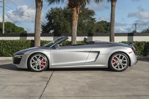 2015 Audi R8 2dr Conv Auto quattro Spyder V10