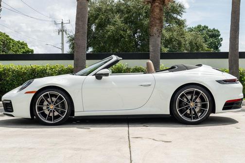 2022 Porsche 911 Carrera