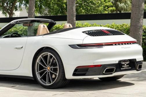 2022 Porsche 911 Carrera