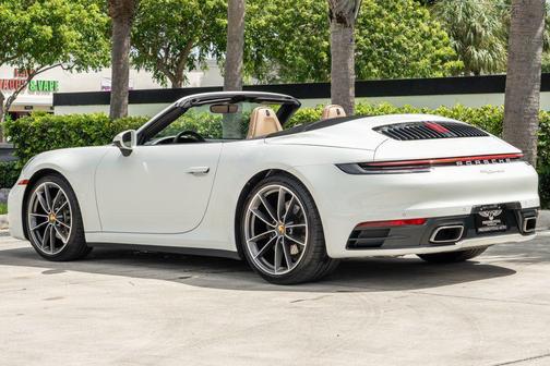 2022 Porsche 911 Carrera