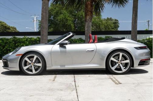 2021 Porsche 911 Carrera