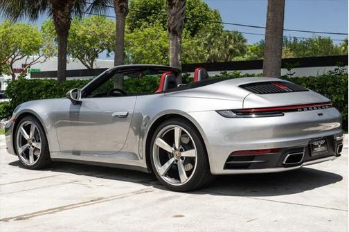2021 Porsche 911 Carrera