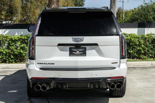 Crystal White Tricoat 2025 Cadillac Escalade V-Series