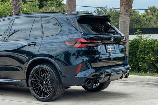 Carbon Black Metallic 2025 BMW X5 M Base
