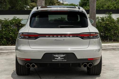 Chalk 2019 Porsche Macan Macan