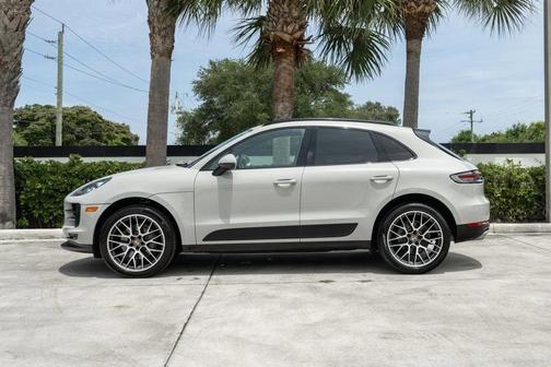 Chalk 2019 Porsche Macan Macan