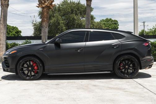 2021 Lamborghini Urus AWD