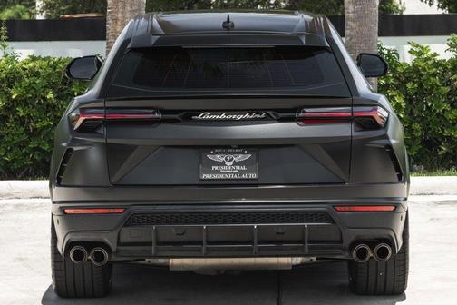 2021 Lamborghini Urus AWD