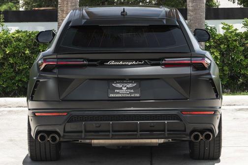 2021 Lamborghini Urus AWD