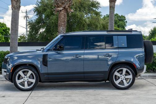 2023 Land Rover Defender 110 SE AWD