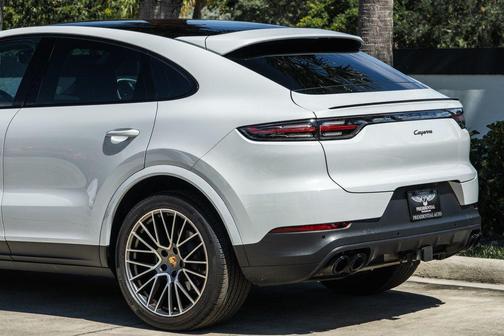 2023 Porsche Cayenne Platinum Edition